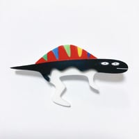 セビレハデサウルスのブローチ