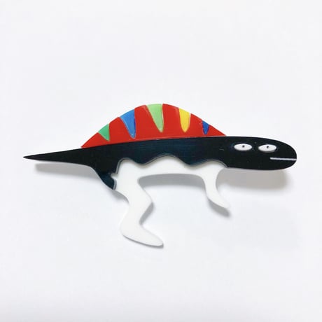 セビレハデサウルスのブローチ