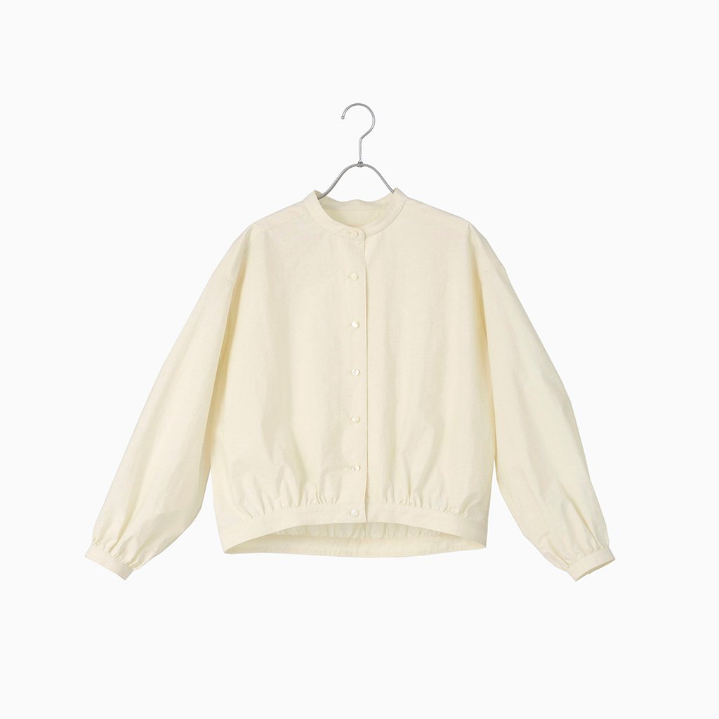 241034 ワッシャーショート丈スタンドカラーブラウス | Manna