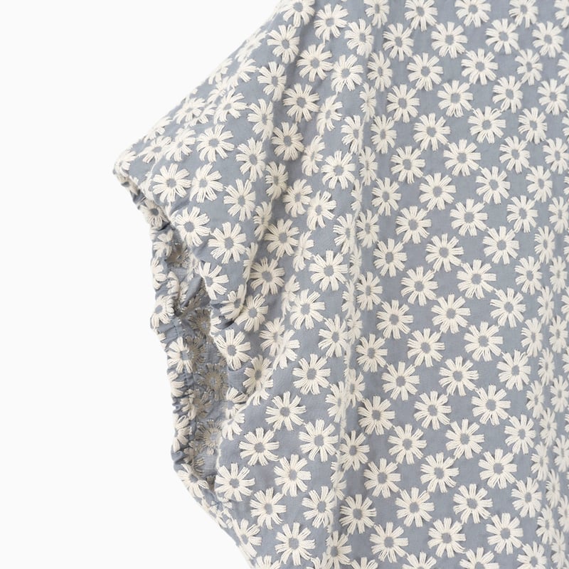 253234 フラワーエンブロイダリーブラウス | Manna