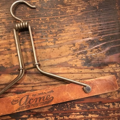 1900's〜 The Acme Hanger