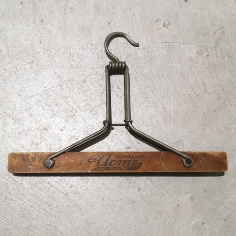 1900's〜 The Acme Hanger