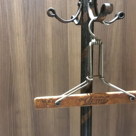 1900's〜 The Acme Hanger