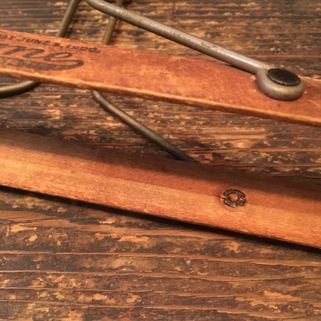 1900's〜 The Acme Hanger