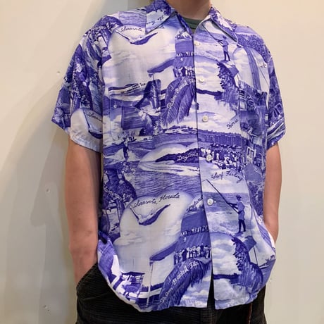1950's DISTINCTIVE Sportswear Rayon Hawaian S/S Shirt