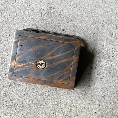 1910〜20's W.F.BURNS CO. Japanned Money Bank