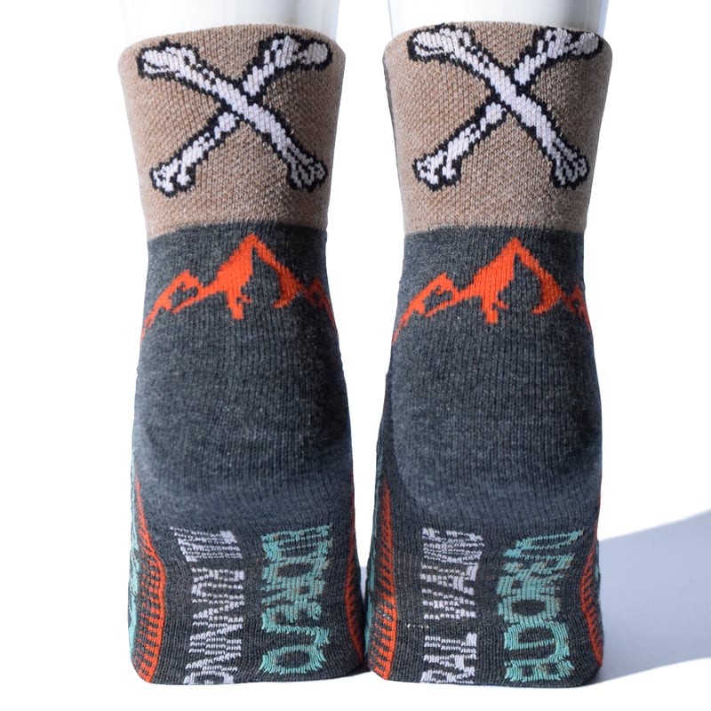 Pleasures Socks(Beige) E7603014 | ELDORESO【OFFI