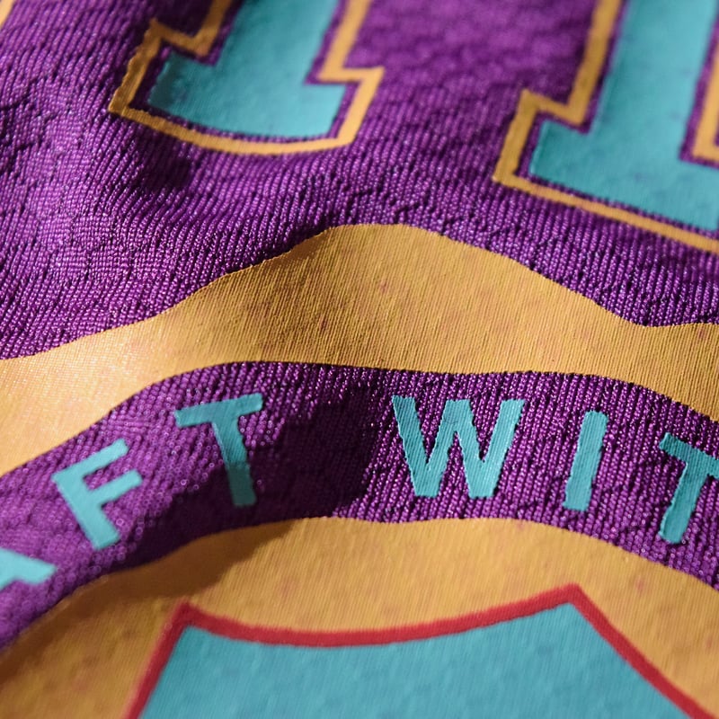 LO E装飾文字 紫と黄色 Labyrinth Tee(Purple) E1018216 | ELDORESO【OFFIC
