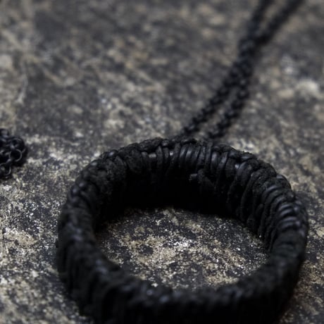 BRAIDING RING NECKLACE