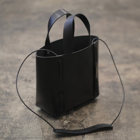 BENDING HAND BAG