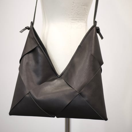 AJIRO SHOULDER BAG