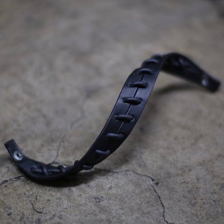 BRAIDING TWIST BANGLE