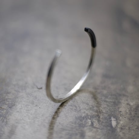 SILVER BANGLE / SHADING