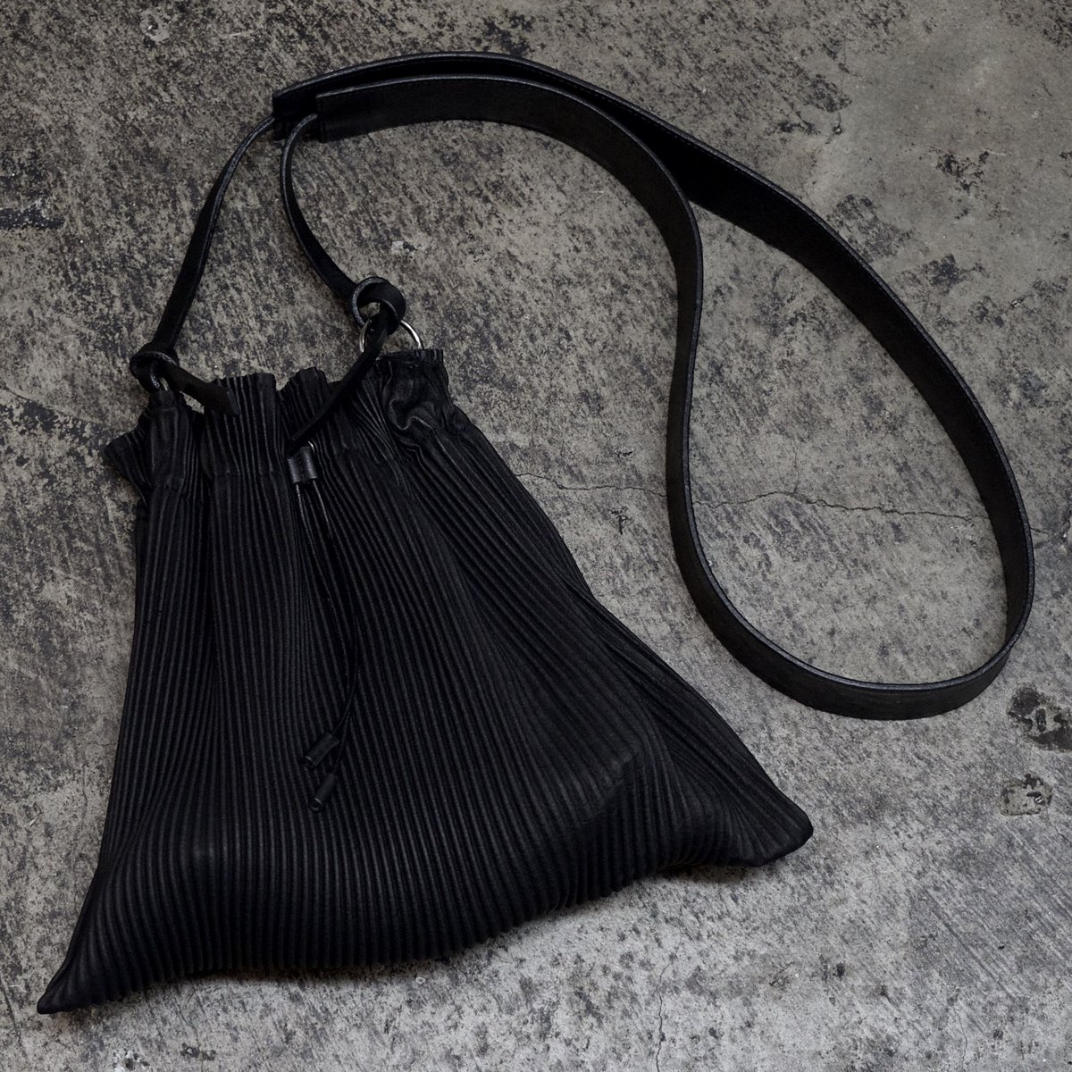 PLEATED LEATHER MINI BAG | T.A.S JAPAN OFFICIAL...