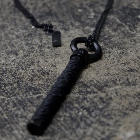 BRAIDING BOLT NECKLACE