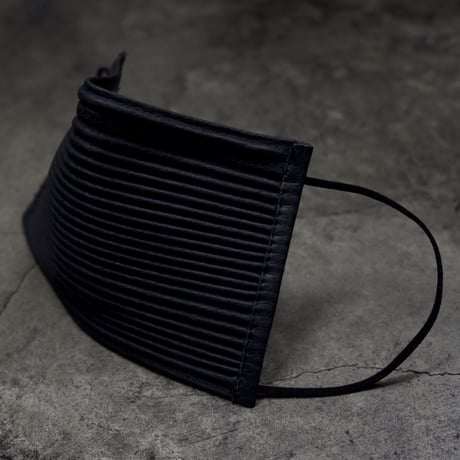 WASHABLE PIG PLEATS  LEATHER MASK