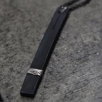 EMBED SILVER NECKLACE