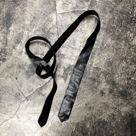 LEATHER NARROW TIE