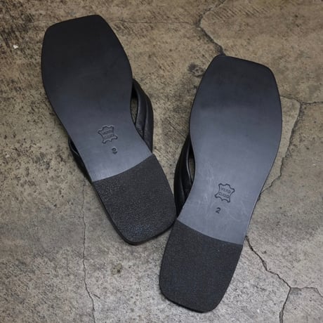 SQUARE TOE TONG SANDAL