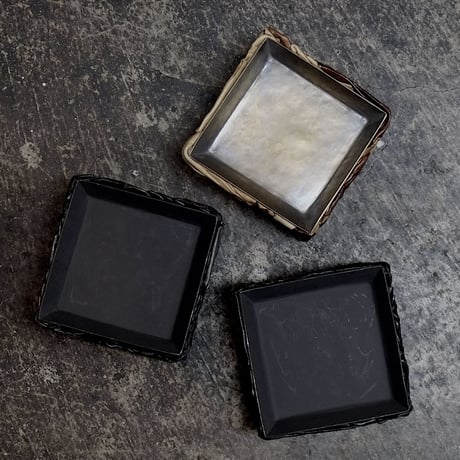 REVIVE LEATHER SQUARE ASH TRAY
