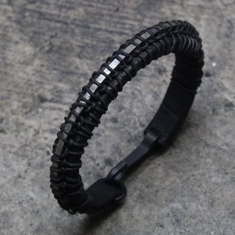 SILVER SPINE BANGLE