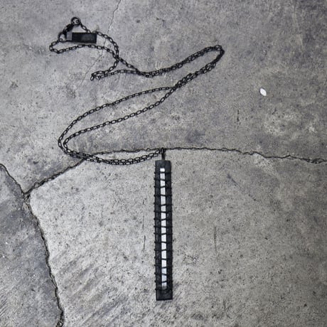 SPINE NECKLACE