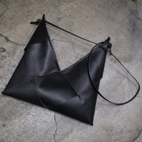 AJIRO SHOULDER BAG