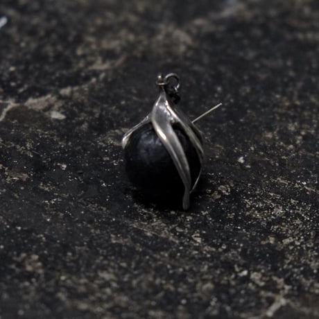 BOTANICAL EARRING