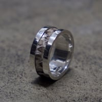 LEATHER IN RING / PYTHON / CROCODILE / LIZARD
