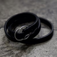NARROW RING BANGLE