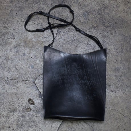 TANGLED STRAP SHOULDER BAG
