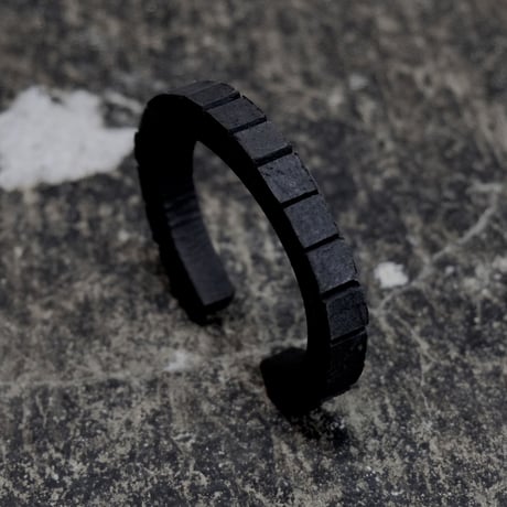 GRID LEATHER BANGLE NARROW