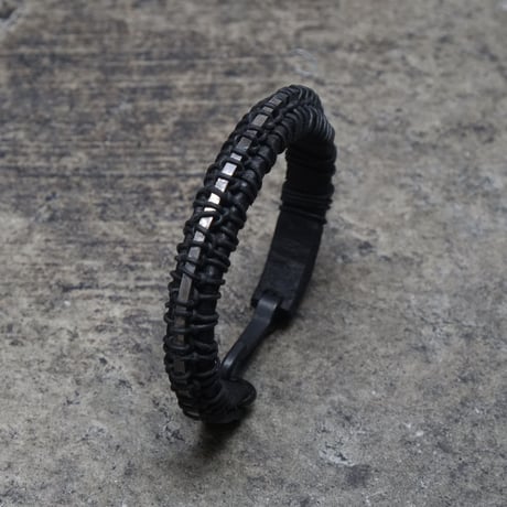 SILVER SPINE BANGLE