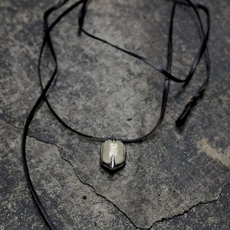 T.A.S X DEW PIG STONE NECKLACE