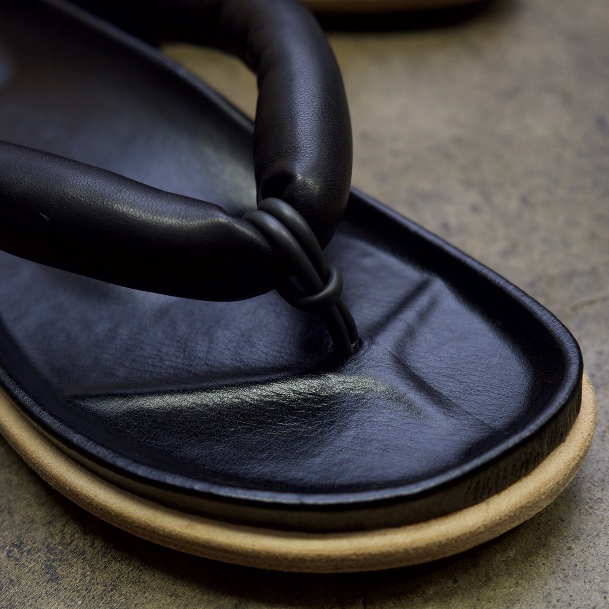 T.A.S ティーエーエス / HANAO SANDALレザーサンダル HANAO SANDAL | T.A.S JAPAN OFFICIAL ONLINE STORE
