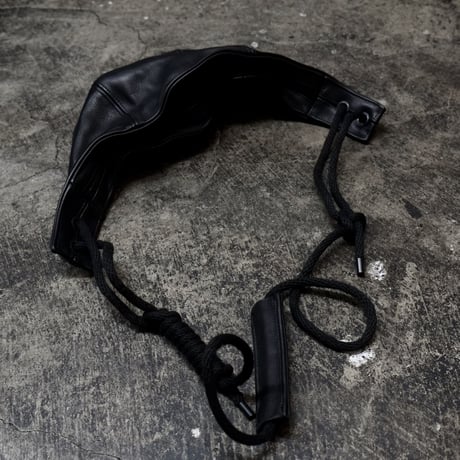BONDAGE BAG ROUND