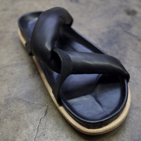 TANGLED STRAP SANDAL