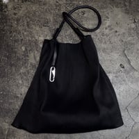 PLEATED LEATHER BAG