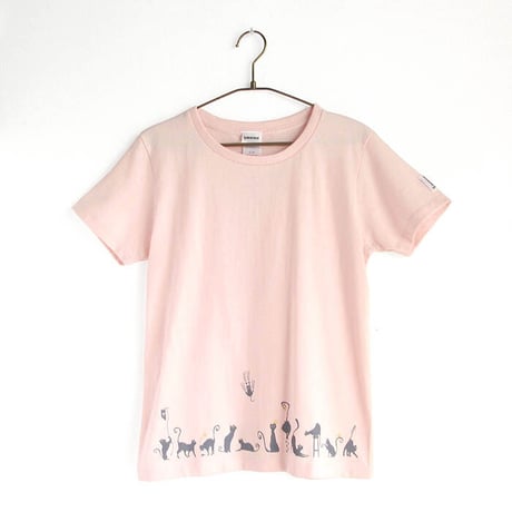 カフェクロトコラボ おとな半袖Tシャツ　ベビーピンク （クロトの猫達）