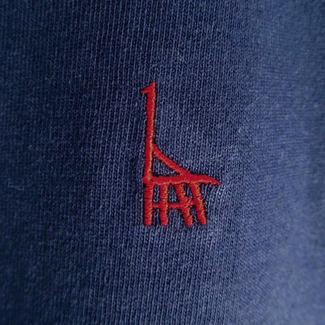 おとな長袖Tシャツ　ネイビー（ウミキリン刺しゅう）