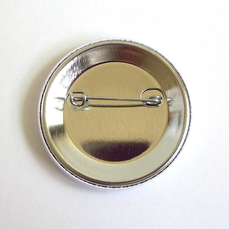 缶バッジ 44mm（旅するマチルダ） | UMIKIRIN（海キリン）