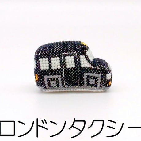 刺しゅうキット　はたらくくるまのピンクッション