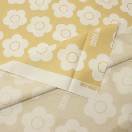 MARY QUANT オックス(大)【10cmあたり】【 生地 マリークヮント マリークワント デイジー 花柄 フラワー 英字 ロゴ 国産 ハンドメイド 手芸 手作り生地 布】