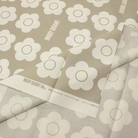MARY QUANT オックス(大)【10cmあたり】【 生地 マリークヮント マリークワント デイジー 花柄 フラワー 英字 ロゴ 国産 ハンドメイド 手芸 手作り生地 布】