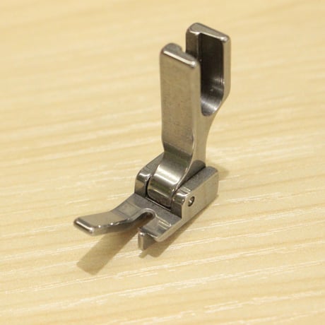 職業用ミシン専用　ツメ押さえ2.5ｍｍ　BM01-26