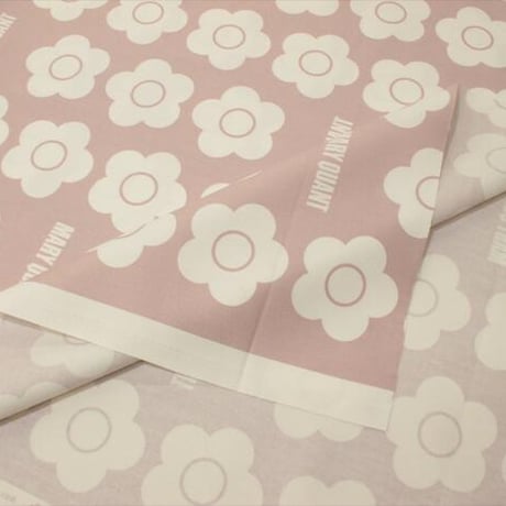 MARY QUANT オックス(大)【10cmあたり】【 生地 マリークヮント マリークワント デイジー 花柄 フラワー 英字 ロゴ 国産 ハンドメイド 手芸 手作り生地 布】