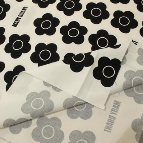 MARY QUANT オックス(大)【10cmあたり】【 生地 マリークヮント マリークワント デイジー 花柄 フラワー 英字 ロゴ 国産 ハンドメイド 手芸 手作り生地 布】