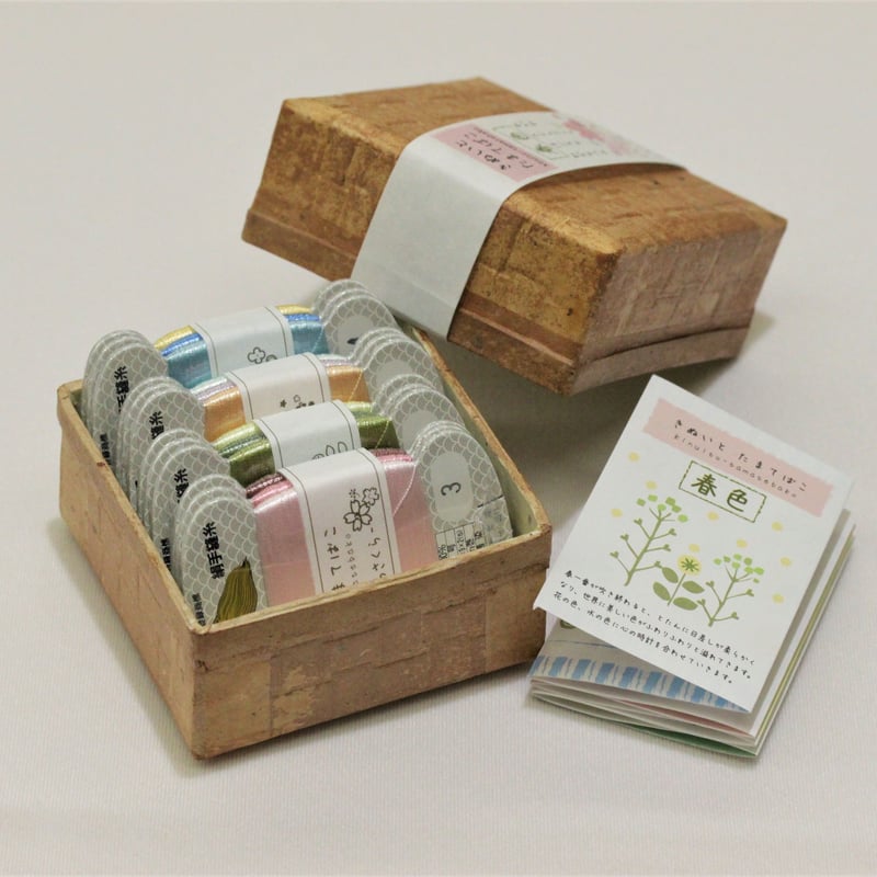 昭和レトロ　裁縫糸としつけ糸104個　金亀、ひょうたん、福助印　箱入り 昭和レトロ 裁縫糸としつけ糸104個 金亀、ひょうたん、福助印 箱入り