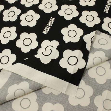 MARY QUANT オックス(大)【10cmあたり】【 生地 マリークヮント マリークワント デイジー 花柄 フラワー 英字 ロゴ 国産 ハンドメイド 手芸 手作り生地 布】