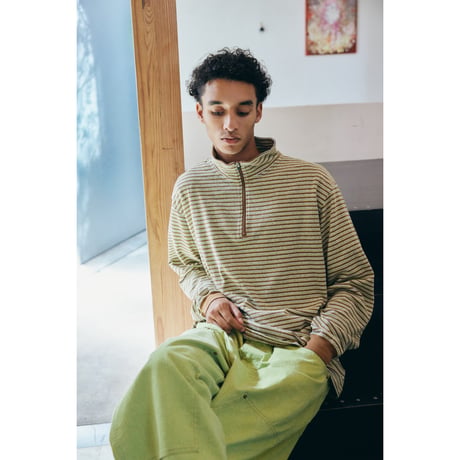 Multi Border L/S Stand Zip